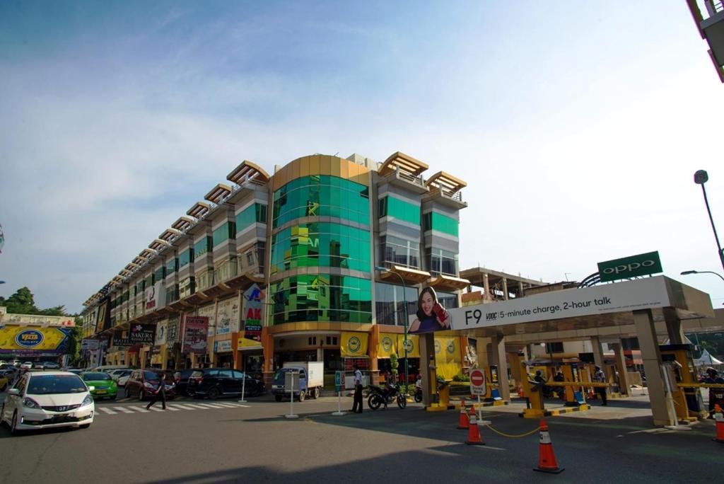 Ak Hotel Nagoya Hill Batam Kültér fotó