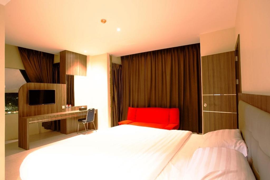 Ak Hotel Nagoya Hill Batam Kültér fotó