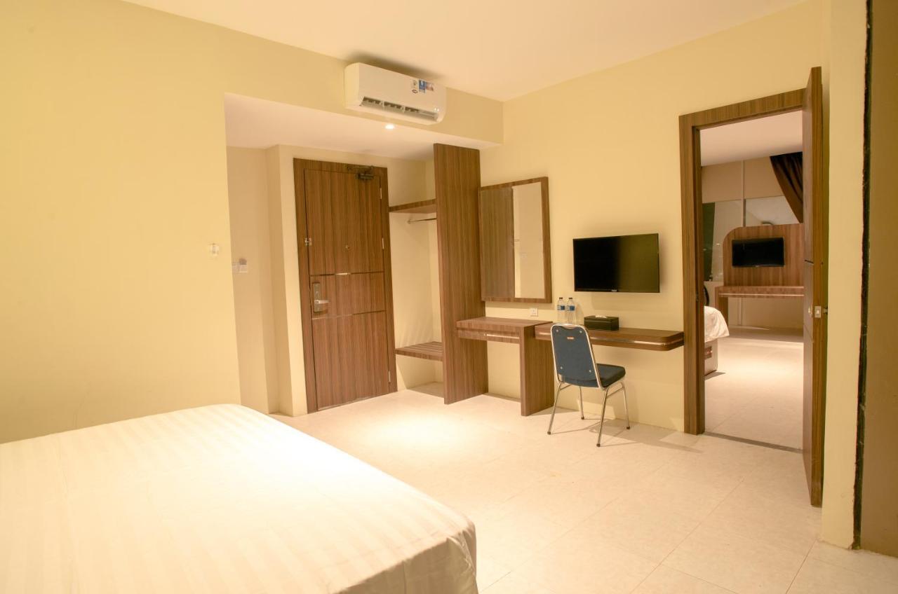 Ak Hotel Nagoya Hill Batam Kültér fotó