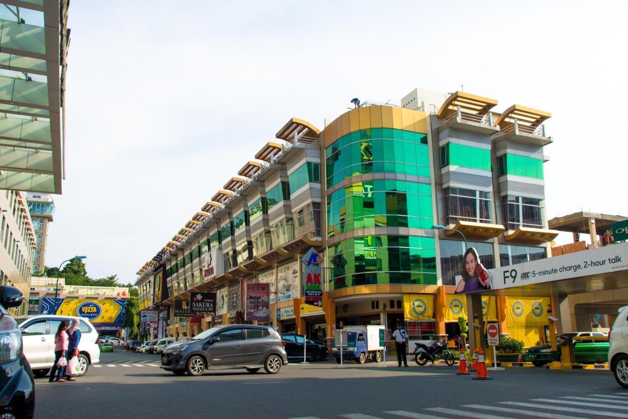 Ak Hotel Nagoya Hill Batam Kültér fotó